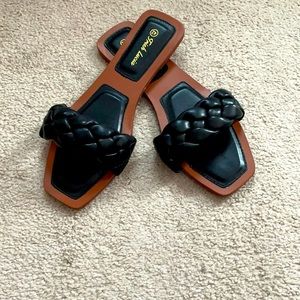 Trish Lucia Womens Square Open Toe Flat Sandals